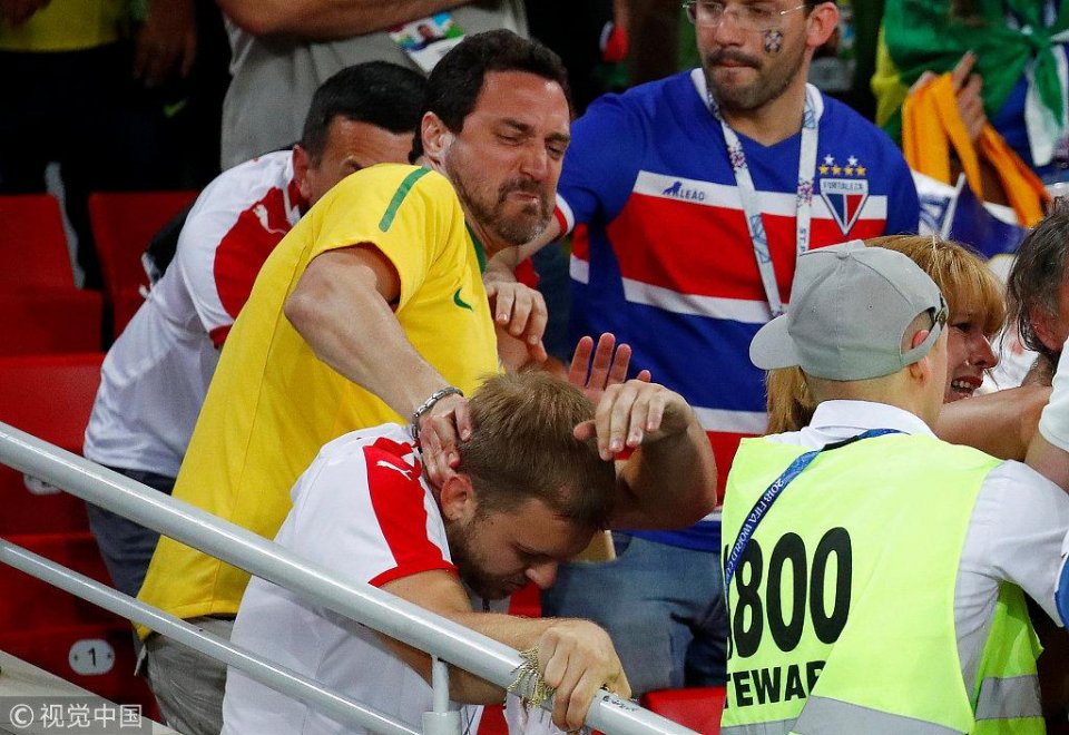 爱游戏-JackeyLove回归赛场，出色防守首场状态亮眼，塞尔维亚队观众沸腾！的简单介绍